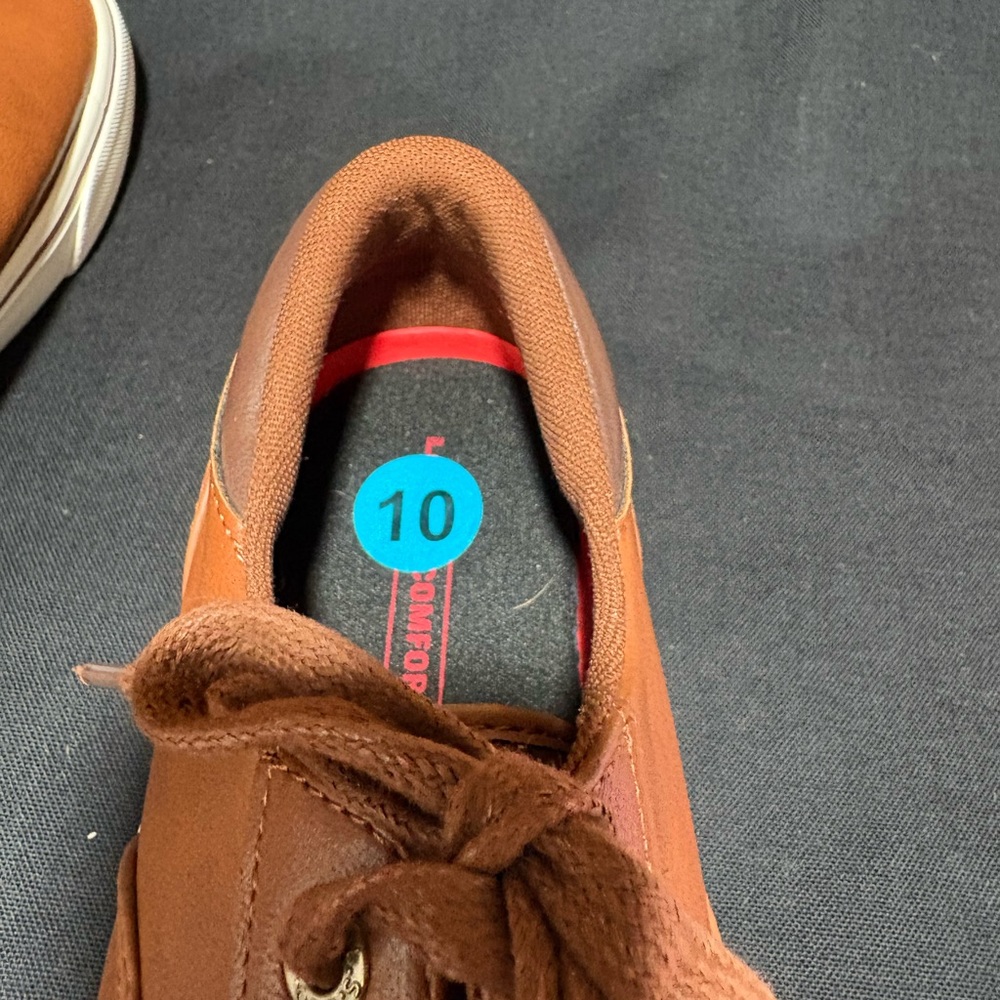 NWOT Classic Brown Levi’s Men’s Perfect Waxed Sneakers Size 10 - Picture 5 of 7